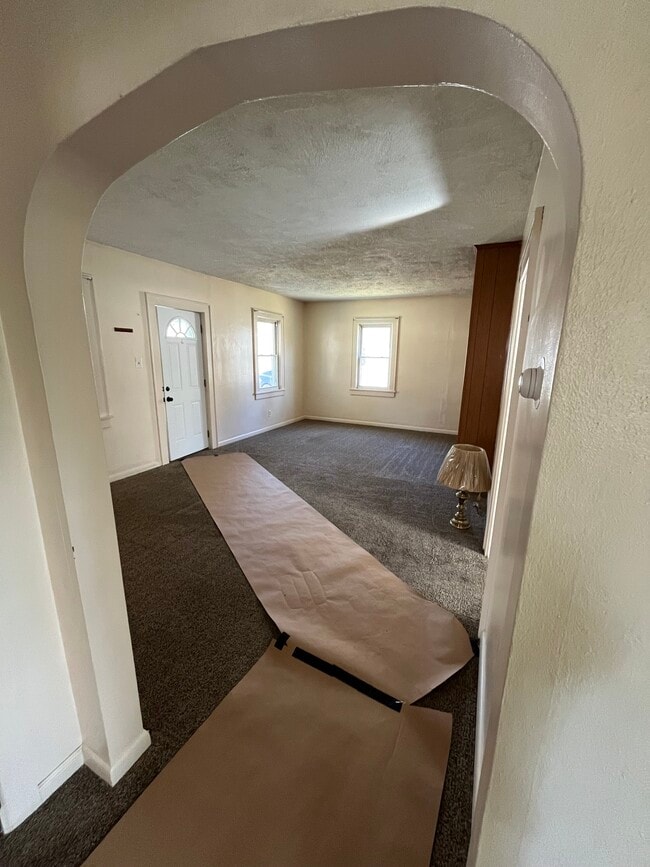 Living room - 2956 Nuangola Rd