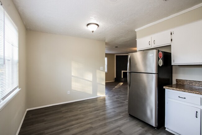 Foto del edificio - 3709 Beacon Hill Dr