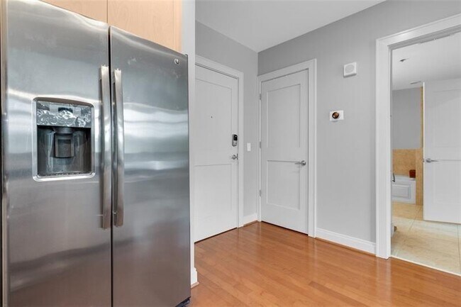 Foto del edificio - 905 Juniper St NE