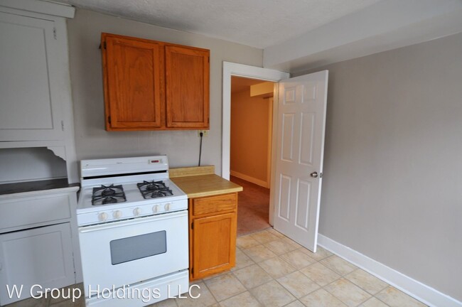 Building Photo - 1 br, 1 bath House - 629 Evergreen Avenue #2