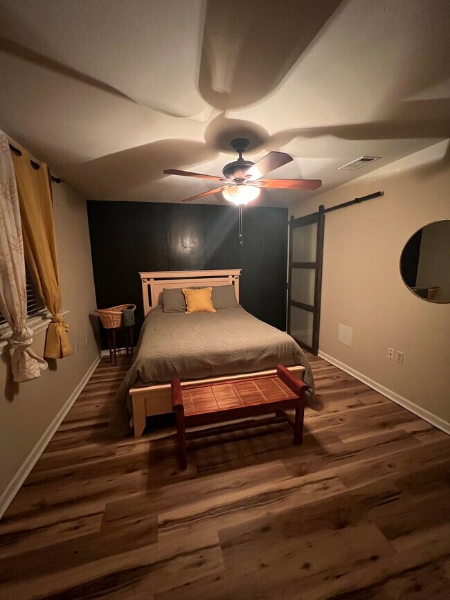 Foto del edificio - 3616 Rosetta Dr