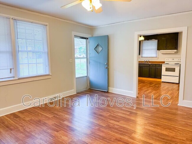 Photo - 10 Yellowstone Dr House