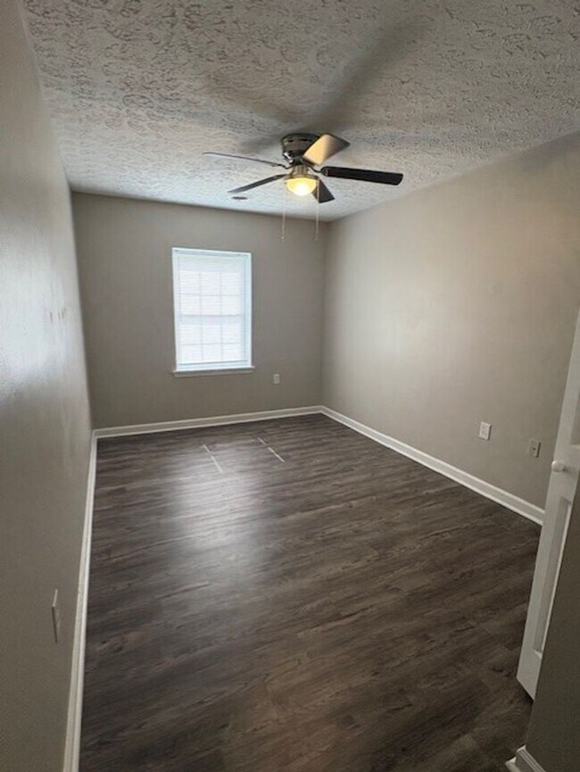 Foto del edificio - Sinking Creek Apartments