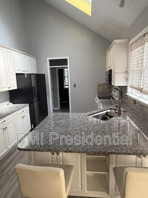 Building Photo - 15800 Hampton Summit Ln