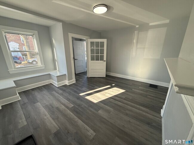 Foto del edificio - 36-40-40 Carver St