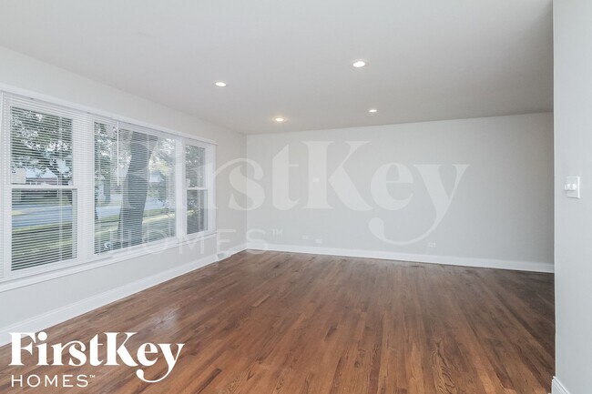 Foto del edificio - 1332 Jamie Ln