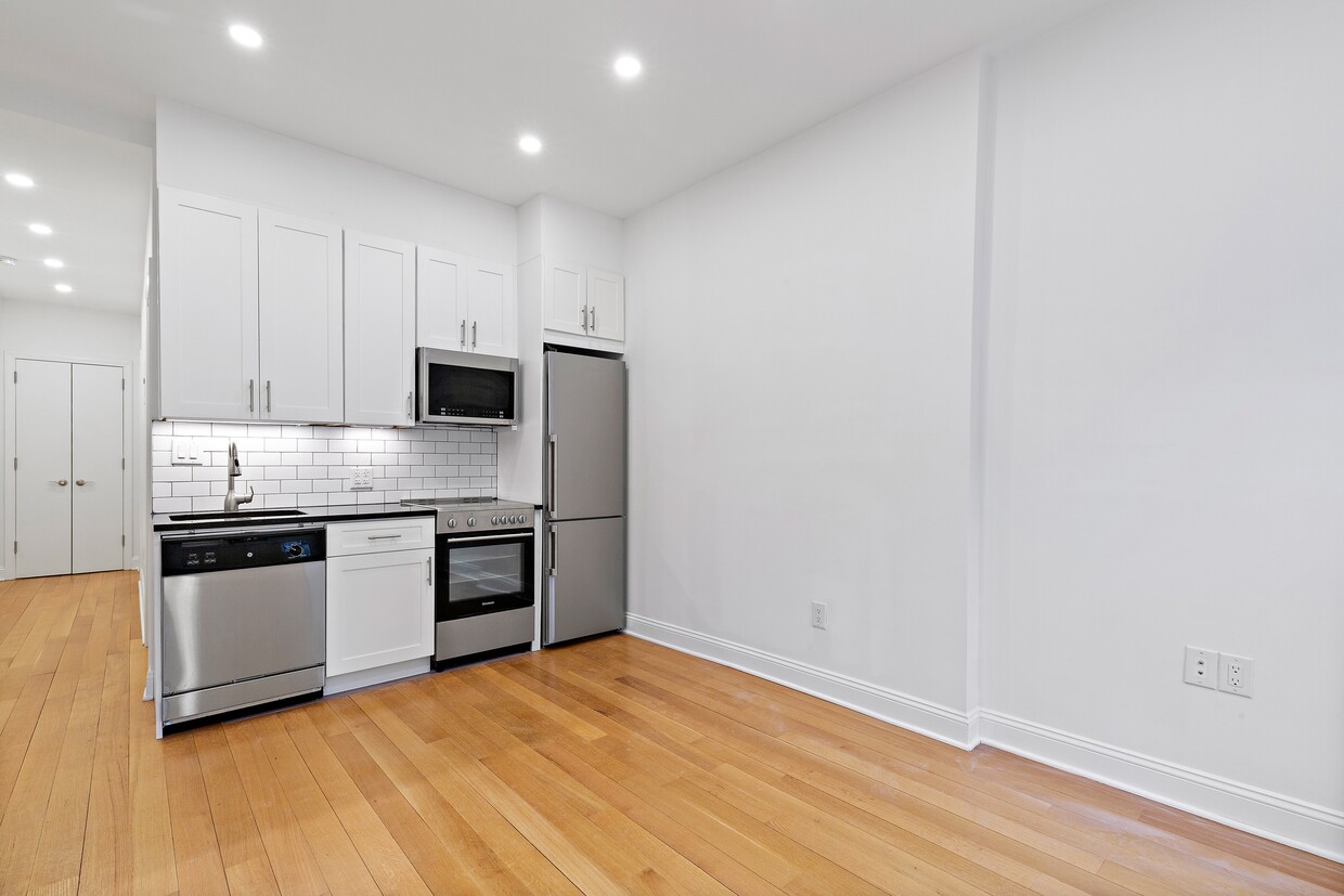 Foto principal - 347 E 58th St