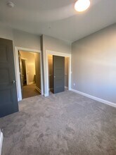 Building Photo - Topiary Park Crossing