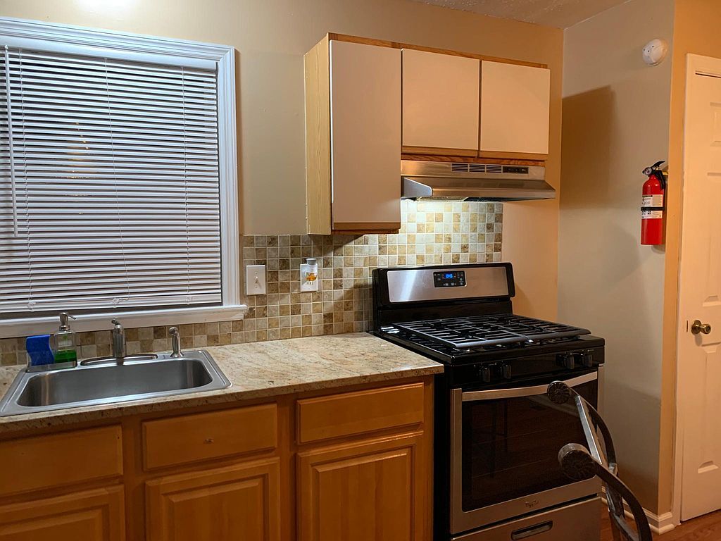Foto principal - 242 Myrtle Ave