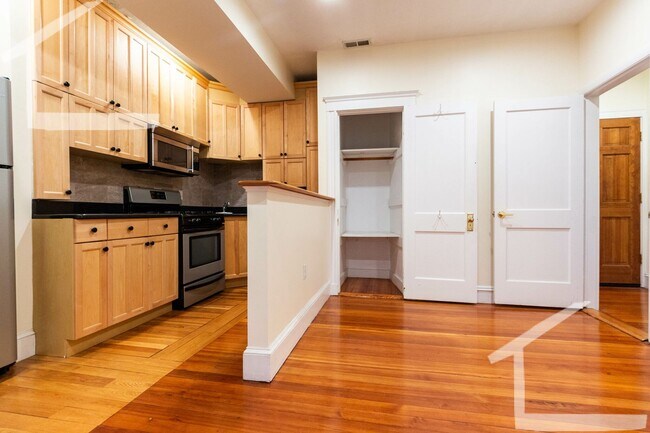 Foto del edificio - BROOKLINE 3BED!!!!