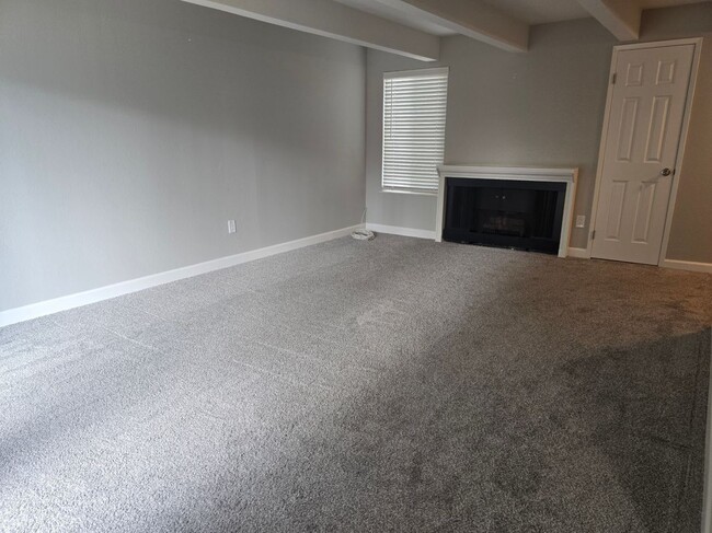 Building Photo - 2300 G St