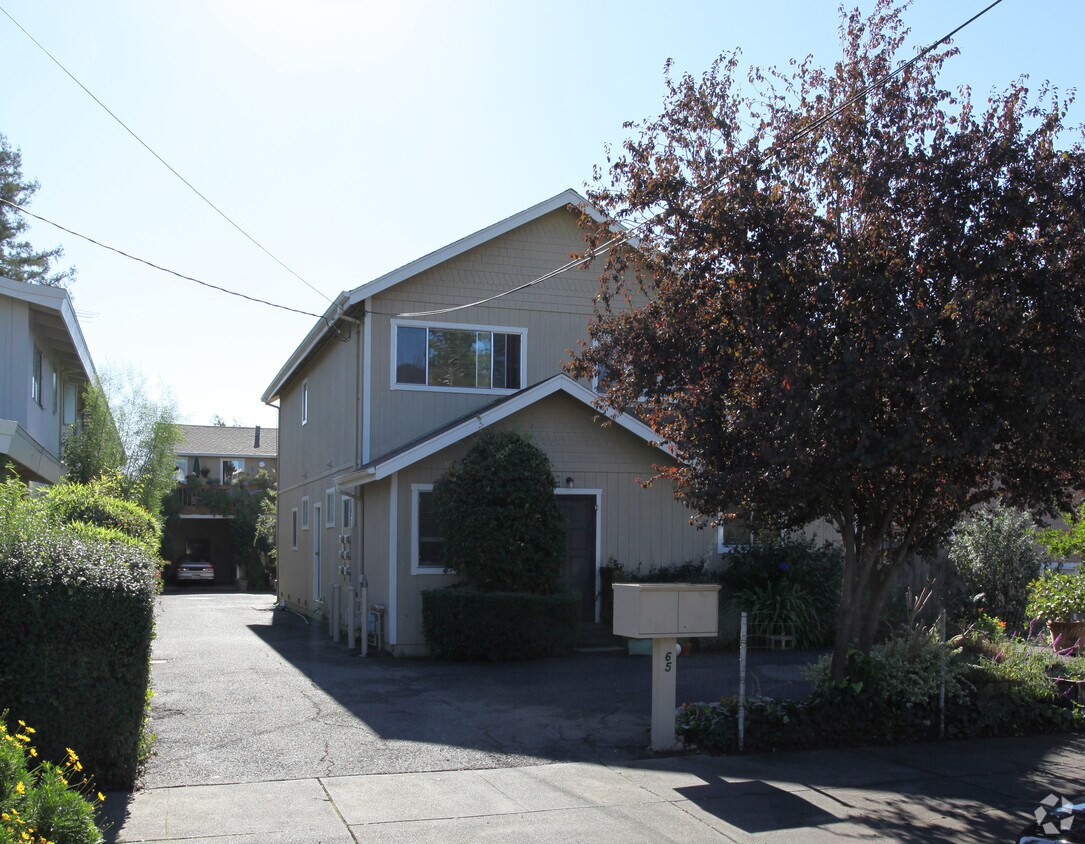 Building Photo - 65 Ross Ave