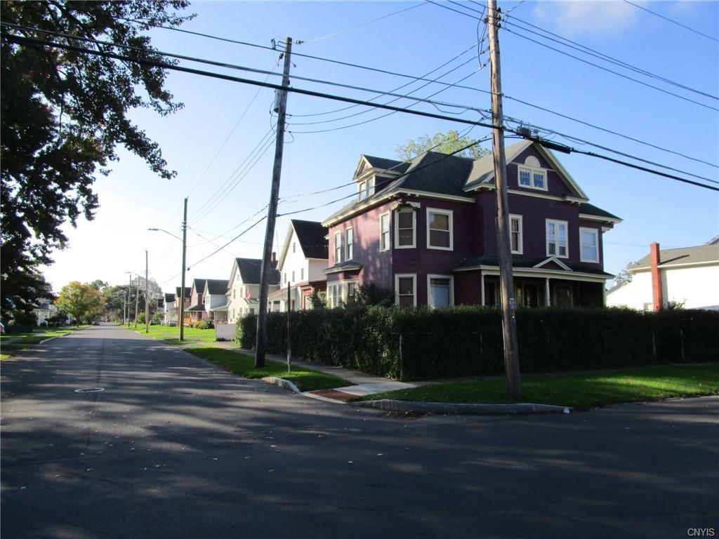 60 Hamilton Ave, Auburn, NY 13021 Room for Rent in Auburn, NY