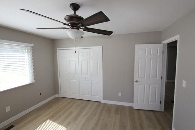 Building Photo - 1030 Magic Lamp Way