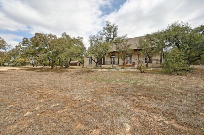 Building Photo - 140 Barton Ranch Cir