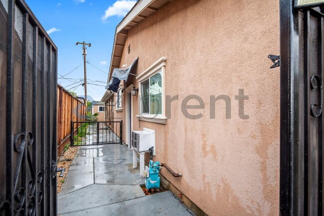 Foto del edificio - 2661 S King Rd