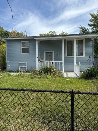 Building Photo - 22223 Navaho Ave