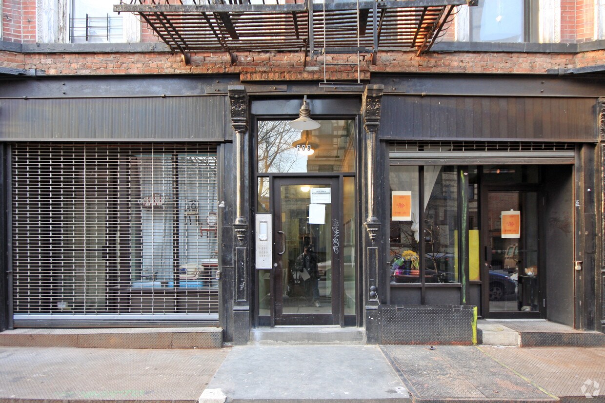 208-210 E 7th St. - 208-210 E 7th St