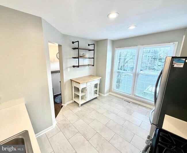 Building Photo - 46756 Woodmint Terrace