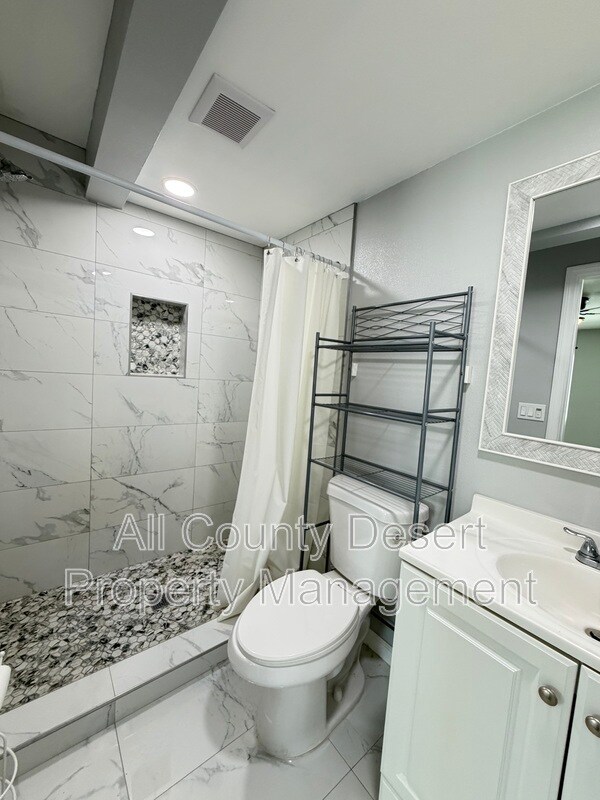 Foto del edificio - 81294 Poppy St