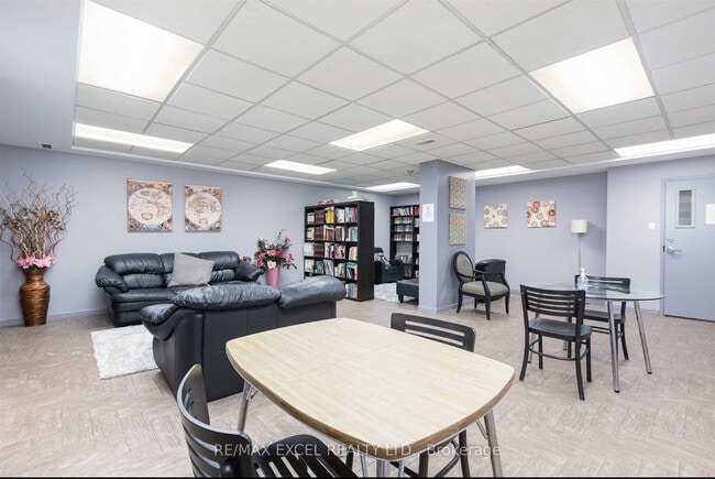 Building Photo - 6 Humberline Dr