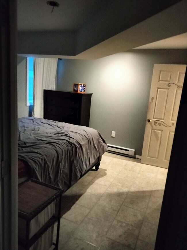 Queen size bed and dresser - 4 Locke Rd