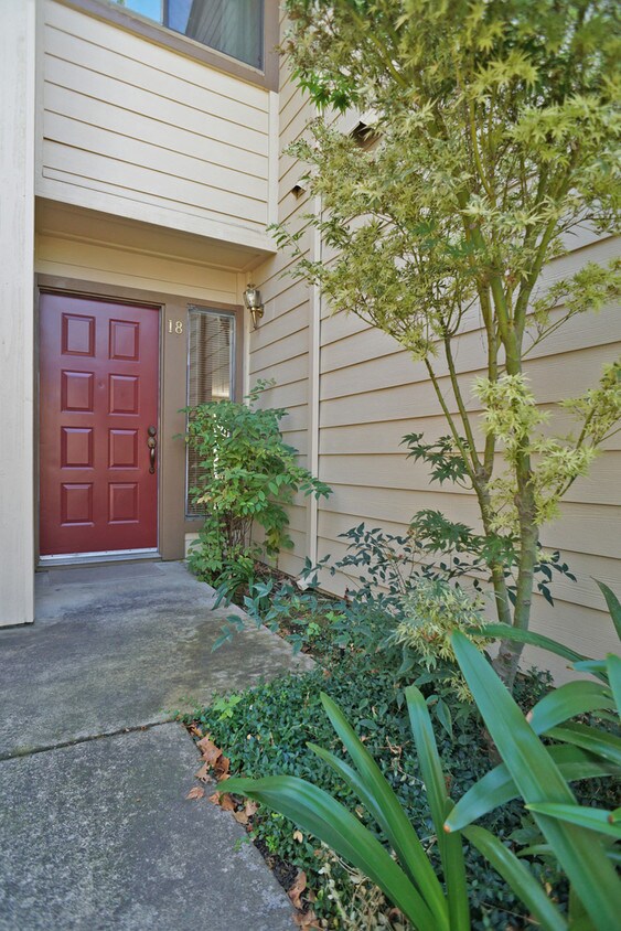 Primary Photo - 5617 Walnut Ave