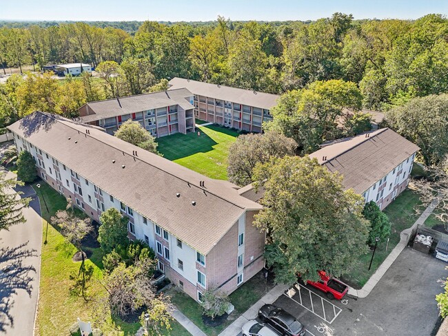 Foto del edificio - Raccoon Creek Apartments