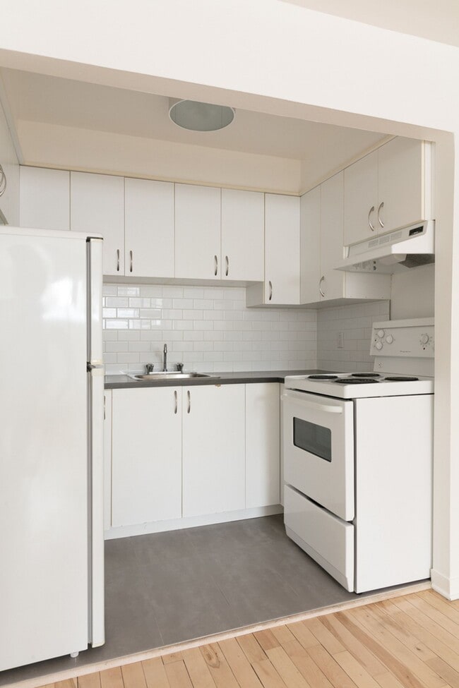 Photo du bâtiment - 735 Rue Gordon