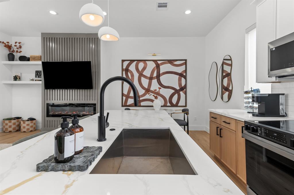 Foto principal - 1807 Sakowitz St