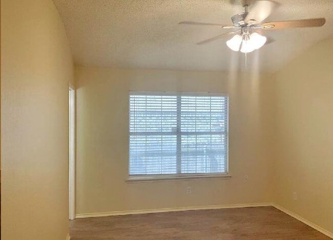 Building Photo - 529 Shennandoah Dr