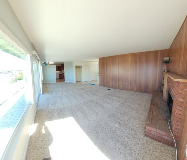 Foto del edificio - THOSE MORRO BAY VIEWS! Bright and Airy 2 bedroom 2 bath house near Embarcadero