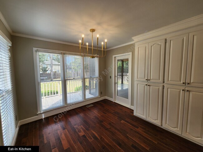 Foto del edificio - 121 Ridgecrest Dr