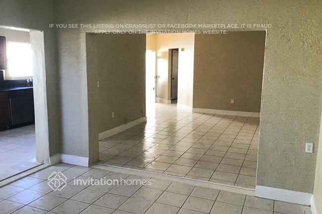 Foto del edificio - 5487 NW 186th St