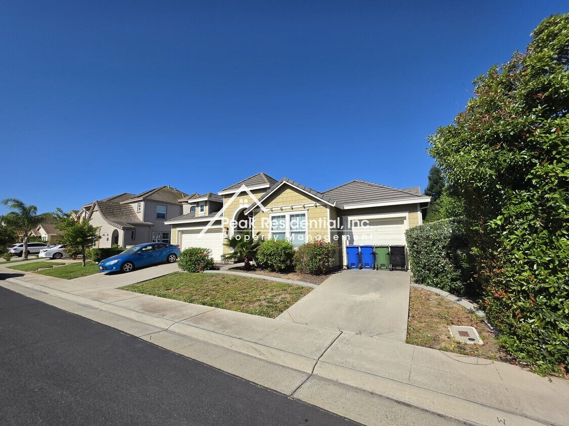Foto del edificio - Charming 4 bedroom 2 bathroom home in Elk Grove!