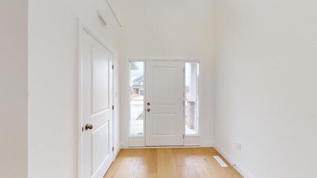 Photo du bâtiment - LOVELY FOUR BEDROOM HOME IN ILDERTON