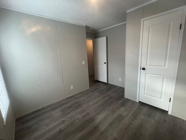 Foto del edificio - 2394 E Birch Dr