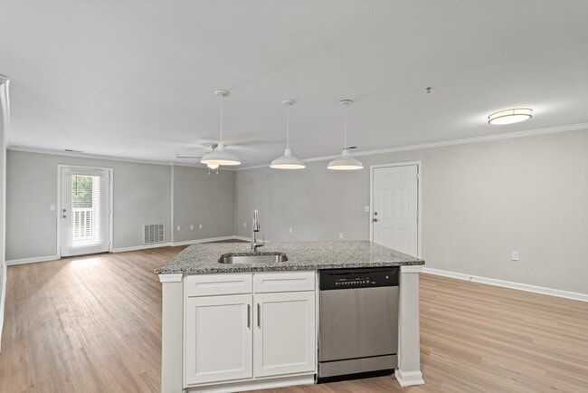 Building Photo - SomerHill Farms Apartments