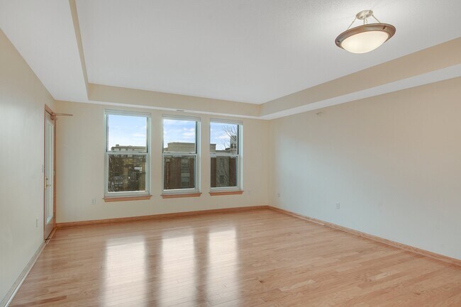 Building Photo - 500 N 2nd St