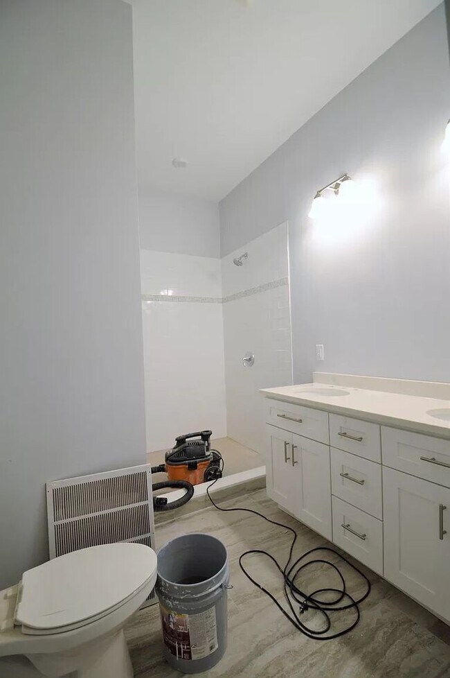 Building Photo - NO BROKER FEE!!  CENTRAL AIR!  RECENT RENOVATION IN BRIGHTON CENTER!
