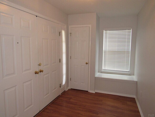 Foto del edificio - 150 Mirabelle Cir