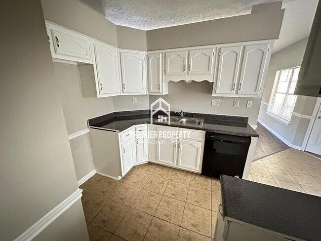 Building Photo - 4574 Sunnyslope Dr