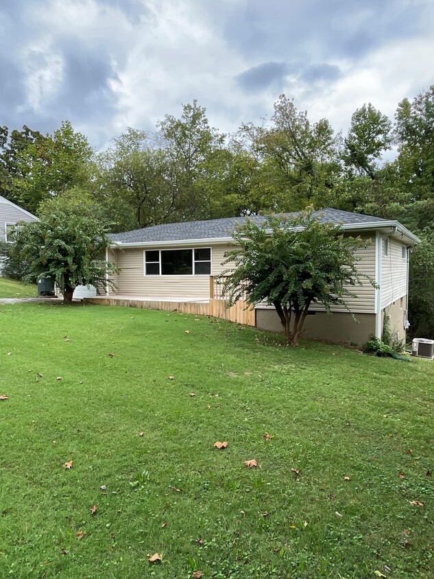 Primary Photo - Charming 3 Bed 1.5 Bath Red Bank Home