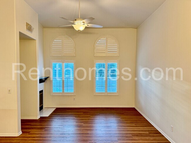 Foto del edificio - 11630 Miro Cir