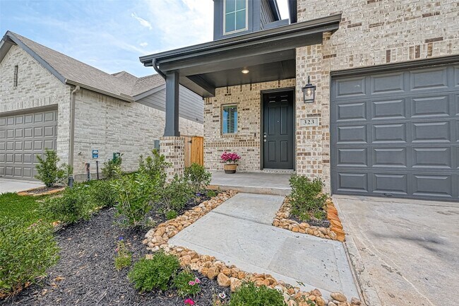 Foto del edificio - 323 Highland Bayou Dr