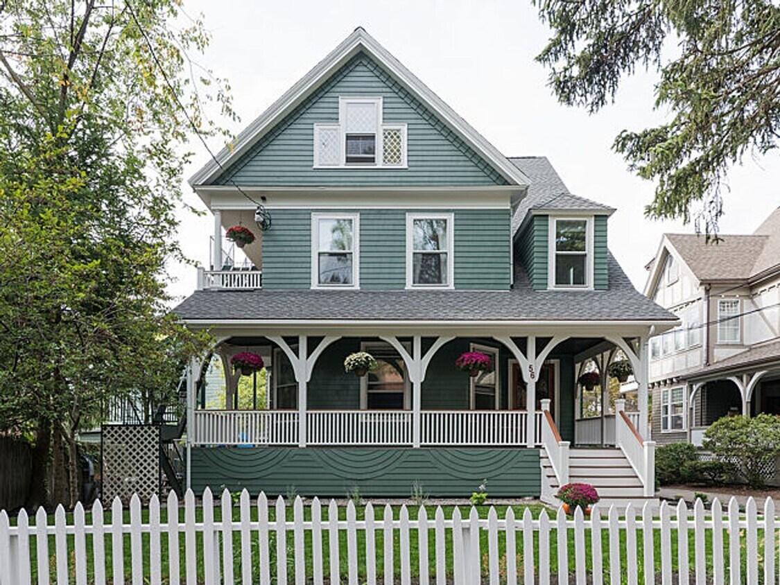 Primary Photo - 2 Bed, 2 Bath Brookline Village Apt Wtih L...