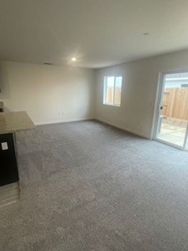 Building Photo - Brand New Townhouse for Rent