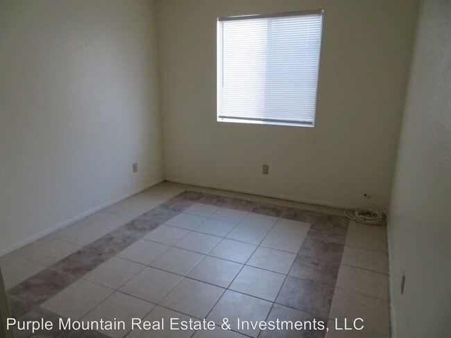 Building Photo - 2720 Fairway Dr