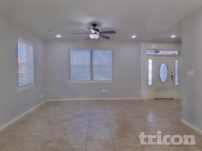 Foto del edificio - 624 Nora Ln