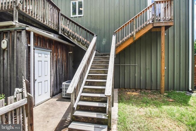 Building Photo - 1451 Double Gate Rd